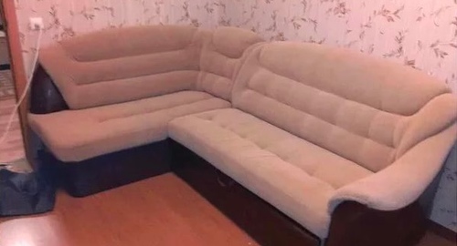 Перетяжка углового дивана. Малоярославец